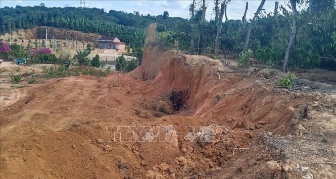 Đắk Nông: Phát hiện quả bom lớn trong khu vực dân cư